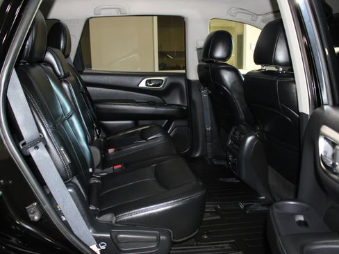 Used 2018 Nissan Pathfinder SL w/ Cargo Package FWD image 32