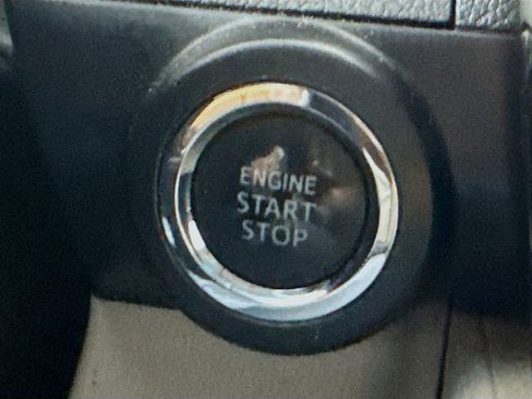 Used 2014 Toyota Camry XLE image 20