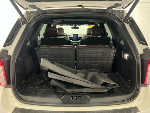 Used 2021 Ford Explorer Platinum w/ Equipment Group 601A image 15