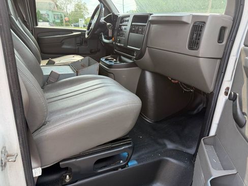 Used 2007 Chevrolet Express 2500 RWD image 14