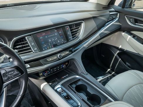 Used 2022 Buick Enclave Avenir w/ Avenir Technology Package image 18