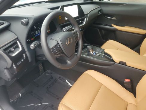 Used 2025 Lexus UX 300h FWD w/ Accessory Package (Z1) image 16
