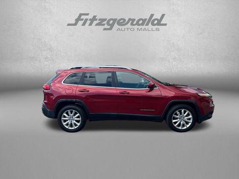 Used 2017 Jeep Cherokee Limited AWD/4WD image 3