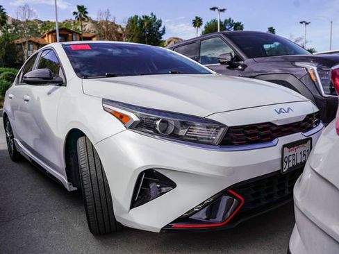 Used 2023 Kia Forte GT-Line image 2