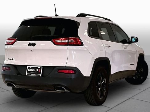 Used 2018 Jeep Cherokee Limited w/ Luxury Group AWD/4WD image 10