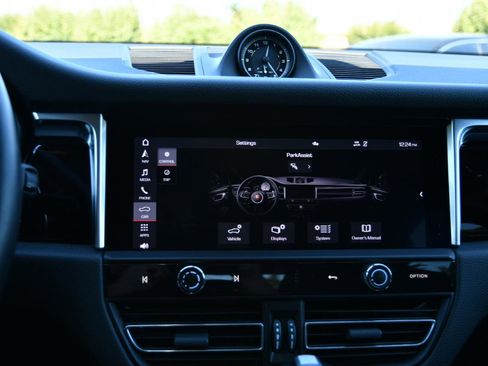 Used 2024 Porsche Macan image 15