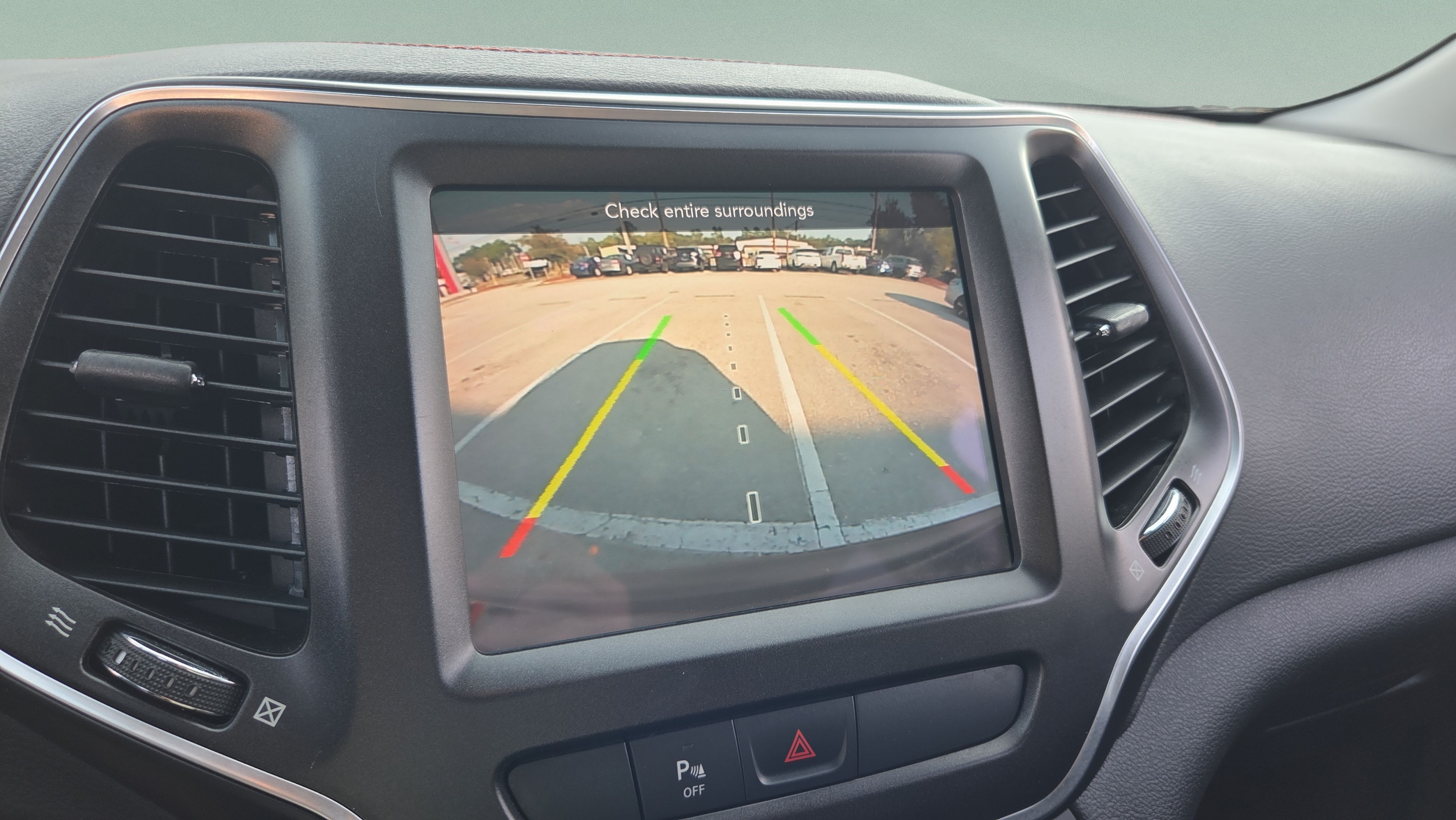 Used 2020 Jeep Cherokee Trailhawk w/ Cold Weather Group AWD/4WD image 18