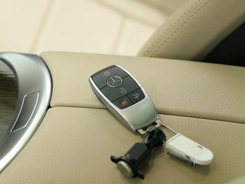 Used 2021 Mercedes-Benz C 300 Sedan image 40