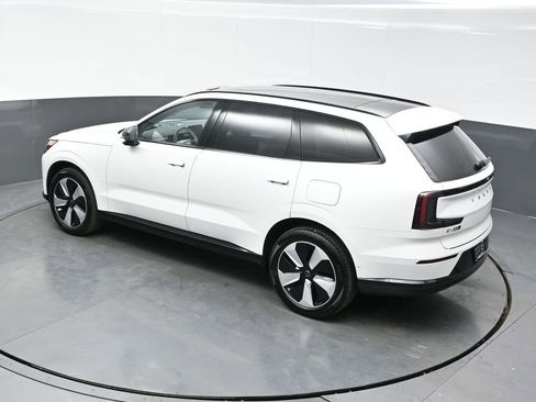 Used 2025 Volvo EX90 Plus image 36