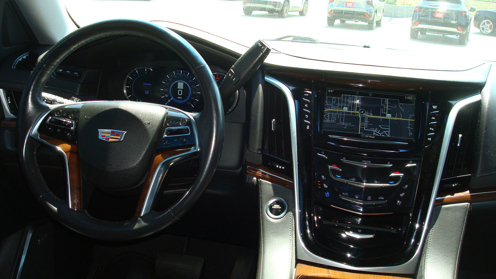 Used 2020 Cadillac Escalade ESV Premium Luxury AWD/4WD image 10