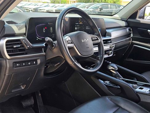 Used 2025 Kia Telluride S image 2