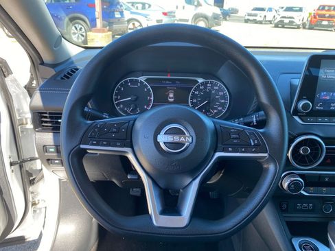 Used 2025 Nissan Sentra SV image 28