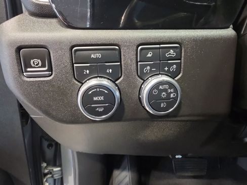 Used 2025 GMC Sierra 1500 SLT AWD/4WD image 21