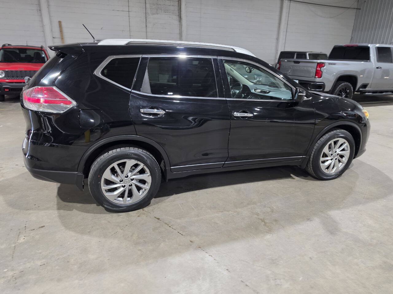 Used 2015 Nissan Rogue SL w/ SL Premium Package AWD/4WD image 12