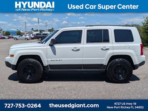 Used 2016 Jeep Patriot Latitude FWD image 6