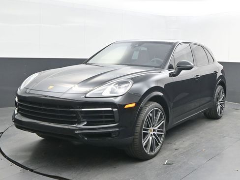 Used 2022 Porsche Cayenne image 1