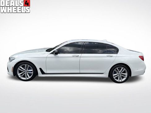 Used 2017 BMW 750i xDrive AWD/4WD image 2
