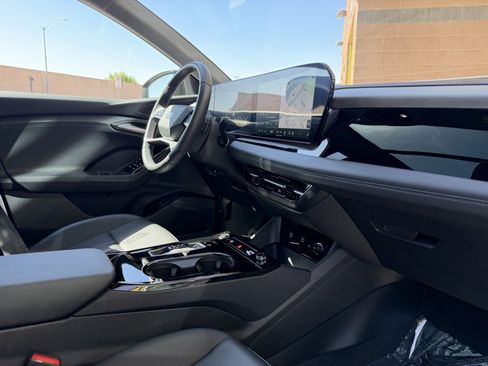 Used 2025 Audi Q6 e-tron Premium w/ Convenience Package RWD image 44