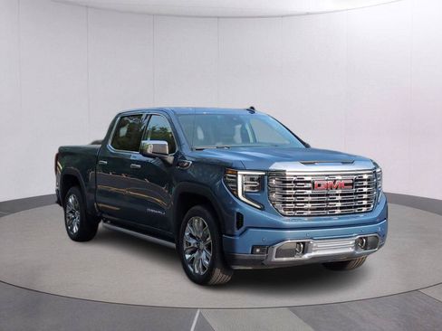 Used 2025 GMC Sierra 1500 Denali w/ Denali Reserve Package AWD/4WD image 7