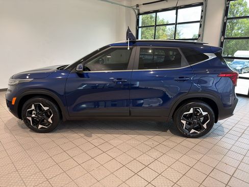 Certified 2025 Kia Seltos EX w/ EX Sunroof Package FWD image 2
