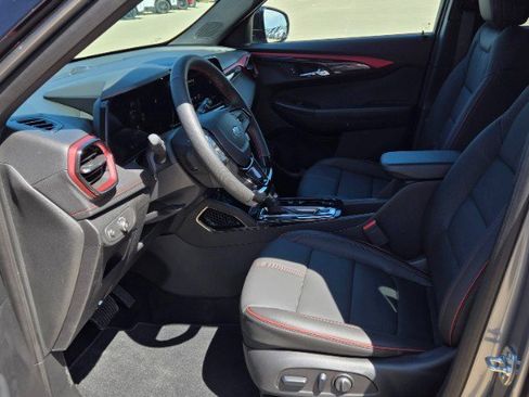 Used 2025 Chevrolet TrailBlazer RS w/ Convenience Package image 12