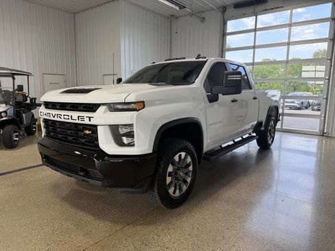 Used 2023 Chevrolet Silverado 2500 Custom w/ Custom Value Package AWD/4WD image 2
