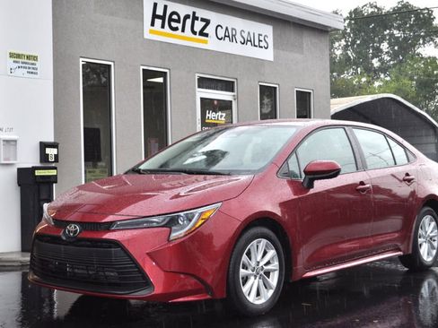 Used 2025 Toyota Corolla LE image 1