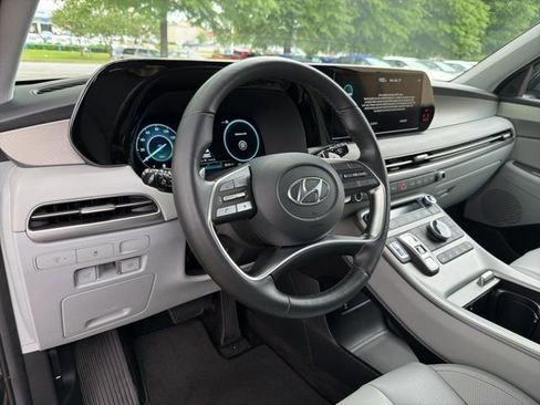 Used 2025 Hyundai Palisade SEL FWD image 10