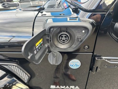 Used 2024 Jeep Wrangler Unlimited Sahara image 15