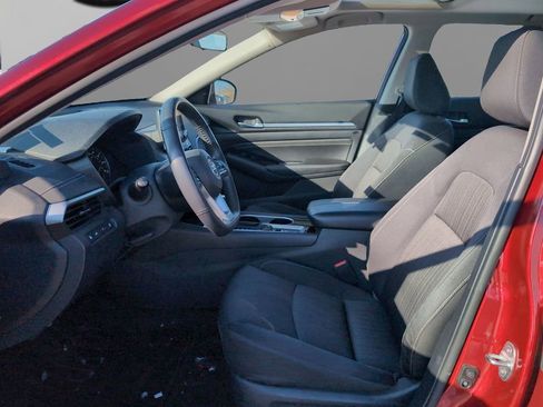 Certified 2022 Nissan Altima 2.5 SV w/ SV Premium Package image 9