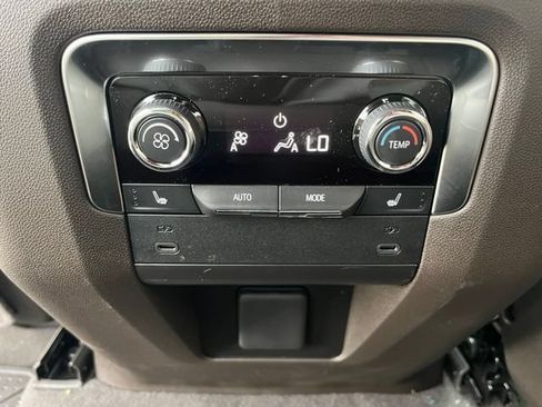 New 2026 Chevrolet Suburban LT w/ LPO, Chrome Package RWD image 33