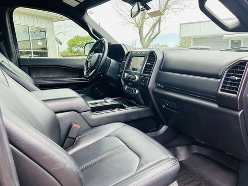 Used 2021 Ford Expedition Limited RWD image 12