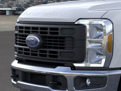 New 2026 Ford F350 XL w/ XL Chrome Package image 18