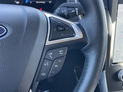 Used 2024 Ford Edge Titanium image 25