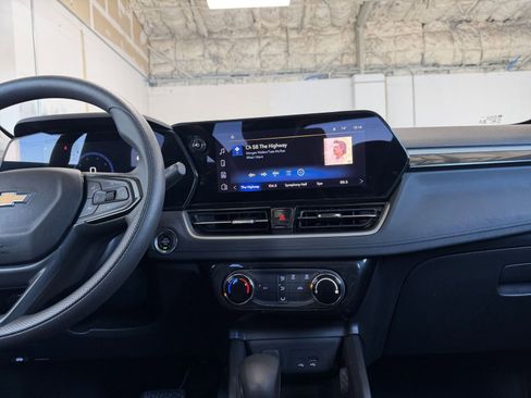 Used 2025 Chevrolet TrailBlazer LT image 18