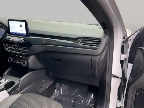 Used 2025 Ford Escape ST-Line FWD image 17