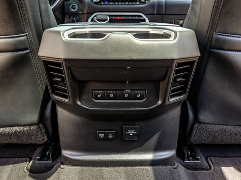 Used 2022 Toyota Tundra Platinum AWD/4WD image 35