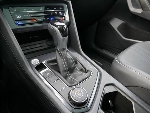 Certified 2024 Volkswagen Tiguan SE R-Line image 31