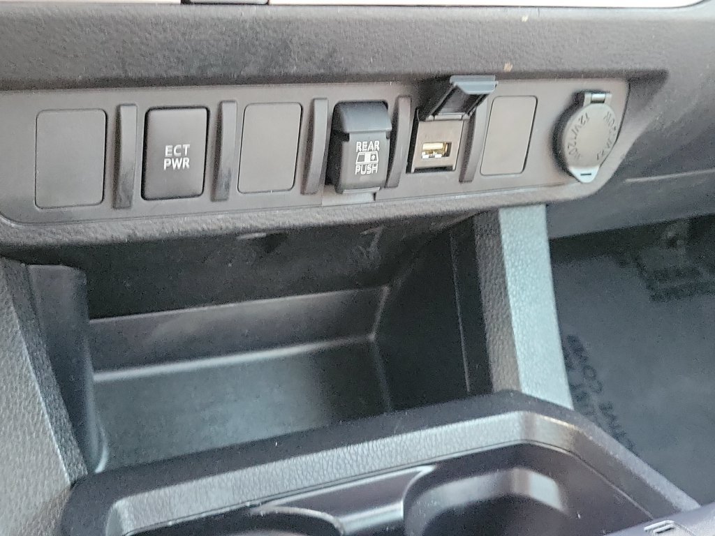 Certified 2023 Toyota Tacoma SR5 AWD/4WD image 17