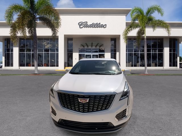 Certified 2024 Cadillac XT5 Premium Luxury w/ Technology Package FWD image 4