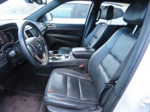 Used 2016 Jeep Grand Cherokee Limited image 6