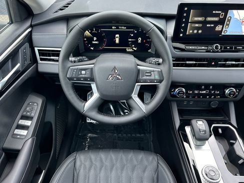New 2026 Mitsubishi Outlander SEL image 13