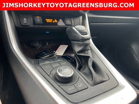 Used 2019 Toyota RAV4 Limited image 23