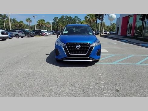 New 2025 Nissan Kicks Play S image 18