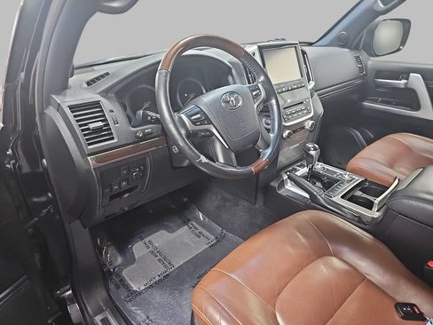 Used 2016 Toyota Land Cruiser AWD/4WD image 21