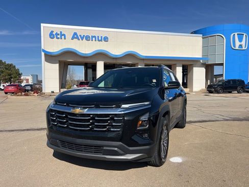 Used 2025 Chevrolet Equinox LT w/ Convenience Package II image 1