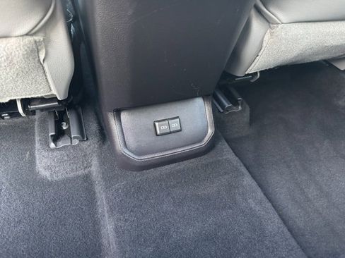 Certified 2022 Toyota Highlander XLE image 9