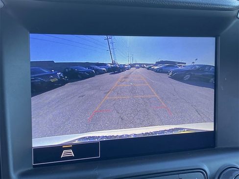 Used 2024 GMC Terrain SLT image 24