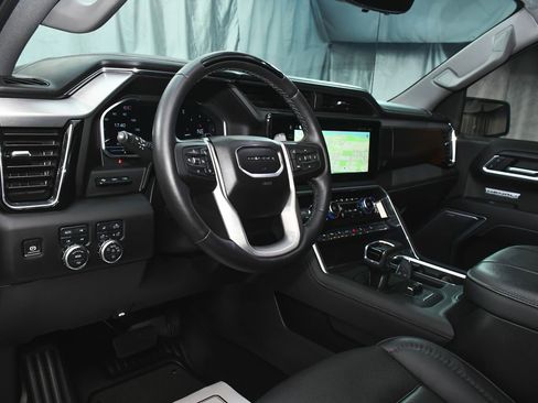 Used 2025 GMC Sierra 1500 Denali AWD/4WD image 21