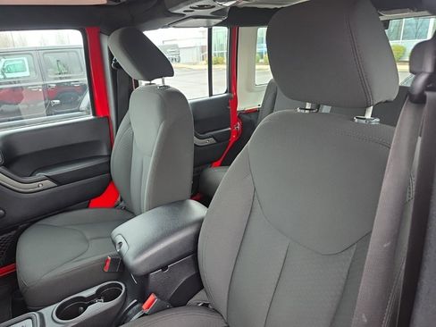 Used 2015 Jeep Wrangler Unlimited Sport w/ Connectivity Group image 14